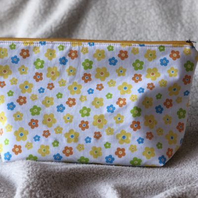 Necessaire Flores Amarelas